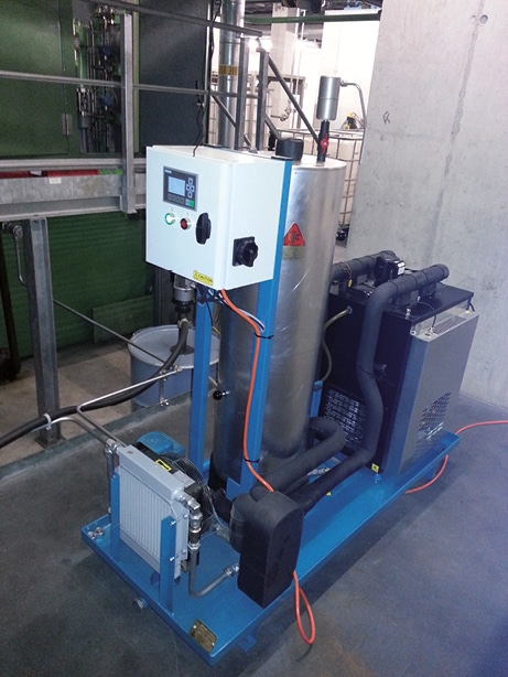 CJC Varnish Removal Unit installiert an Gasturbine CJC Varnish Removal Unit installiert an Gasturbine