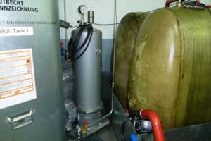 cjc nebenstromfilter 27/108 installiert zwischen Schmutztank und reintankt, bearbeitungszentrum