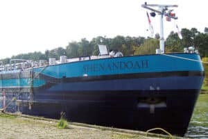 oil maintenance in maritime applications, inland waterway vessels