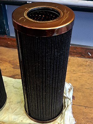 Oberflächenfilter zugesetzt mit Varnish-Ablagerungen